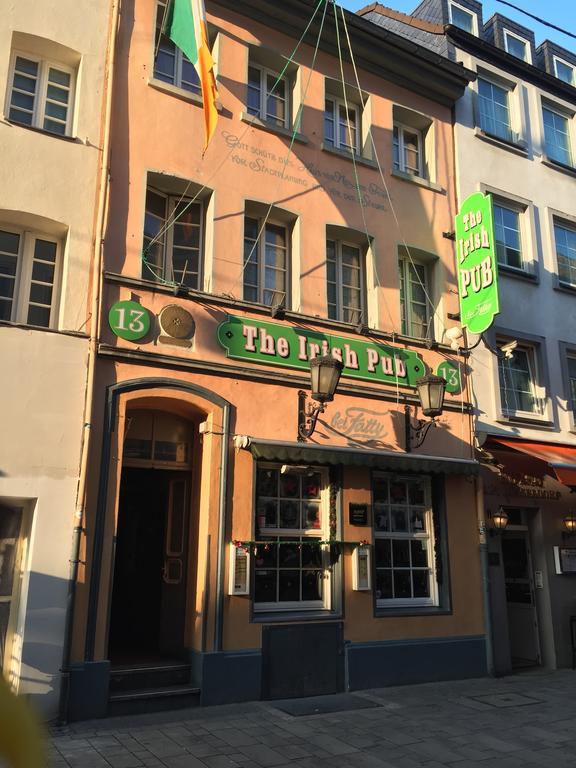 Barcelona Bed & Breakfast Düsseldorf Exterior foto