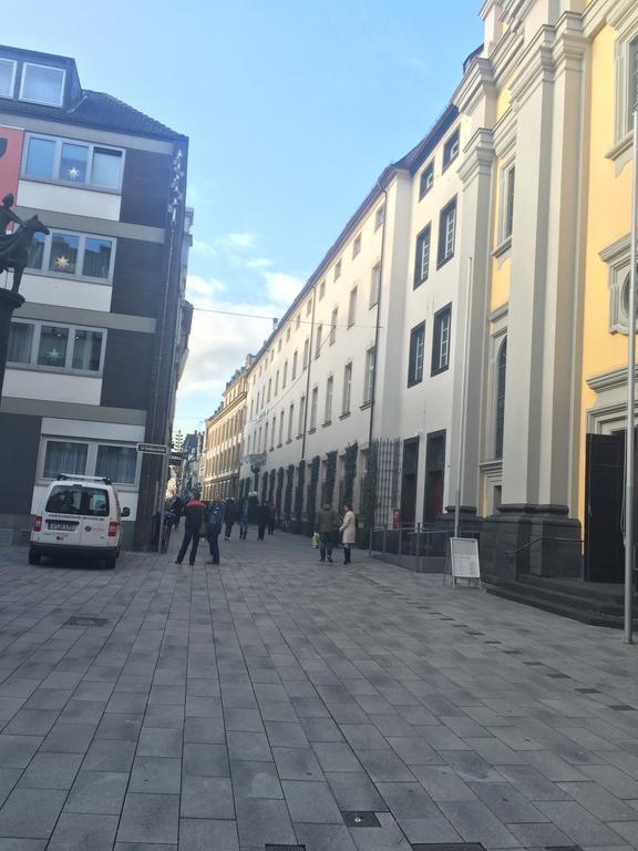 Barcelona Bed & Breakfast Düsseldorf Exterior foto