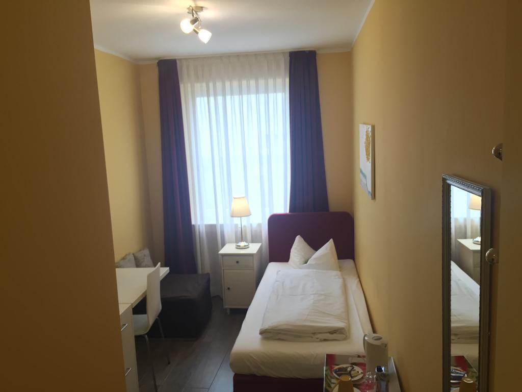 Barcelona Bed & Breakfast Düsseldorf Cameră foto