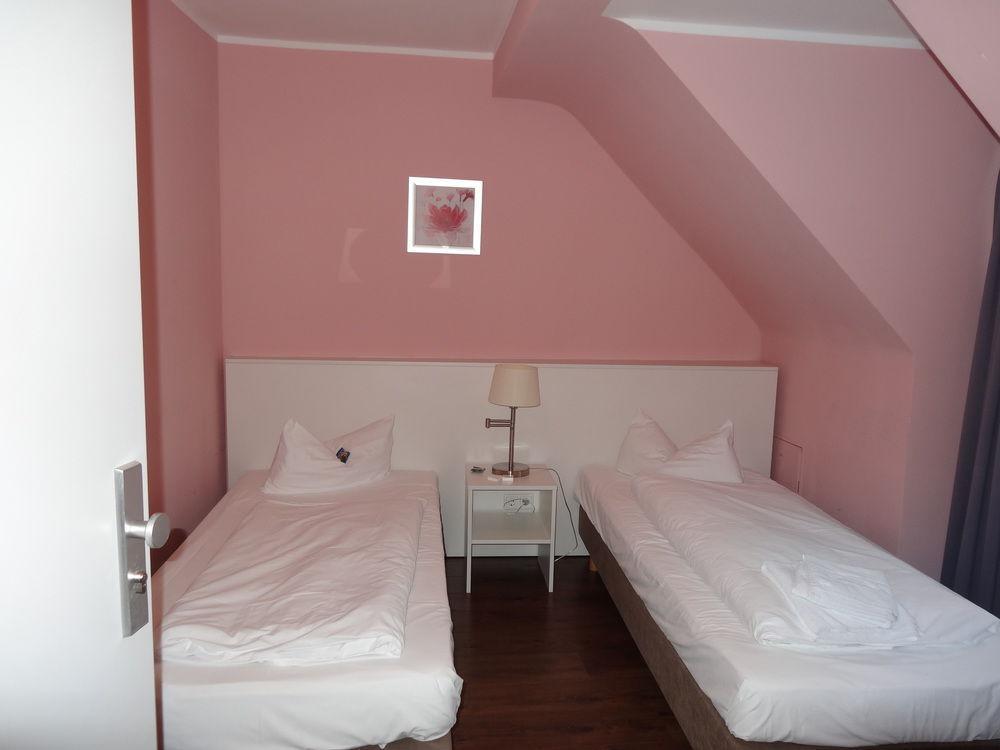 Barcelona Bed & Breakfast Düsseldorf Exterior foto