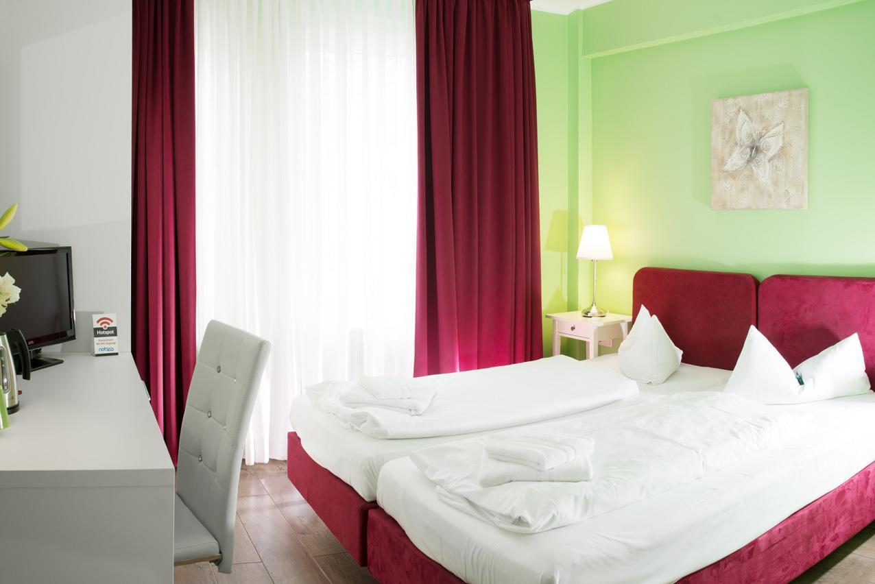 Barcelona Bed & Breakfast Düsseldorf Exterior foto
